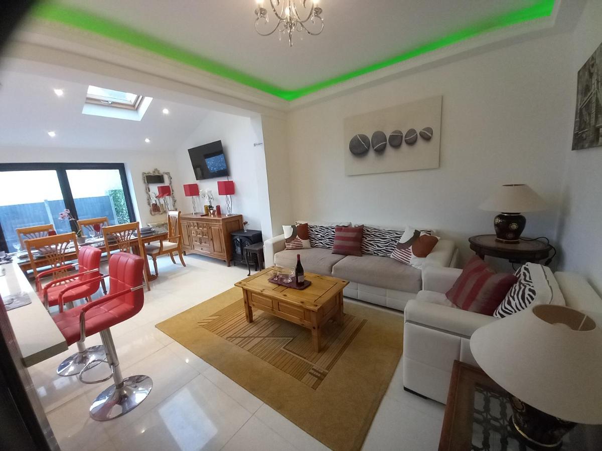 Luxury Holiday Home, Near Beach サウスエンド・オン・シー エクステリア 写真